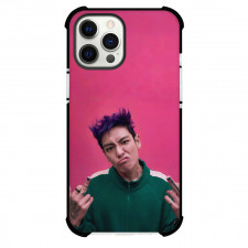 Squid Game 2 Thanos Phone Case For iPhone Samsung Galaxy Pixel OnePlus Vivo Xiaomi Asus Sony Motorola Nokia - Thanos showing Middle Fingure On Pink Background