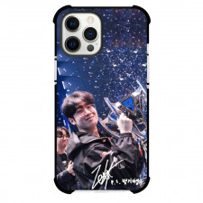 T1 Zeus Phone Case For iPhone Samsung Galaxy Pixel OnePlus Vivo Xiaomi Asus Sony Motorola Nokia - Zeus Raising Championship Trophy