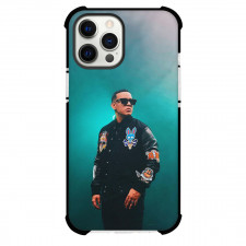 Daddy Yankee Phone Case For iPhone Samsung Galaxy Pixel OnePlus Vivo Xiaomi Asus Sony Motorola Nokia - Daddy Yankee Standing On Green Background